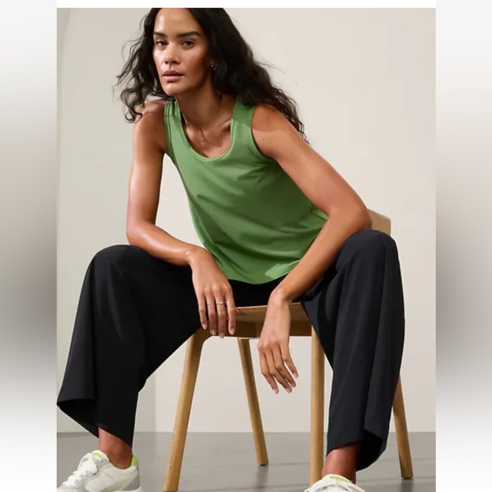 Athleta Essential Tank NWT - Sz XS Baja Green